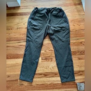 Athleta Headlands Hybrid Cargo II Tights Olive Green Pockets Size 24